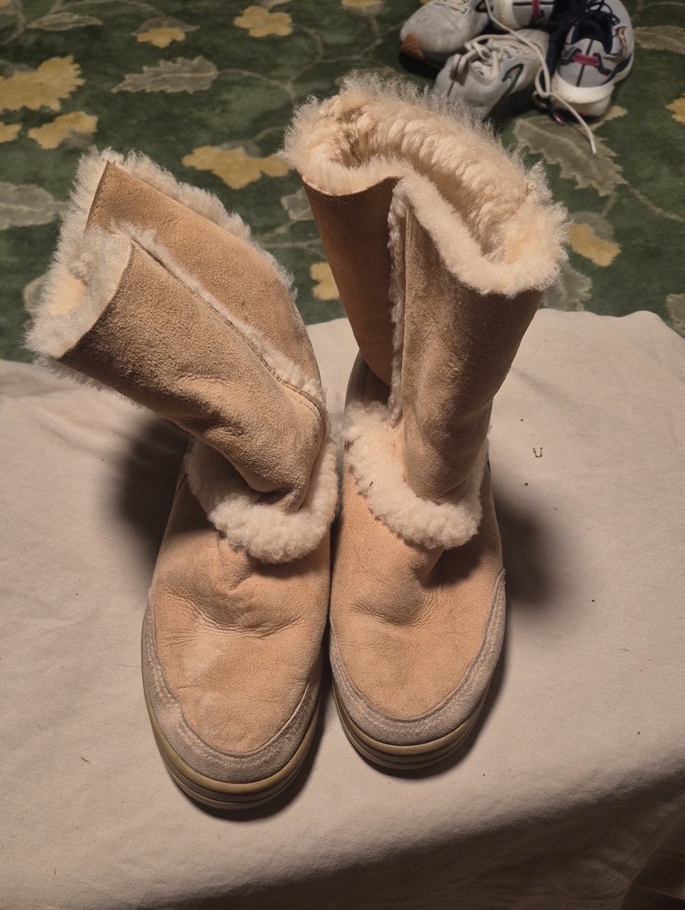 UGG Women's Tan Suede Shearling Winter Boots